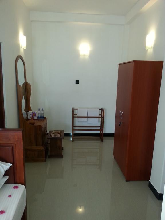 Villa River View Aluthgama Exteriör bild